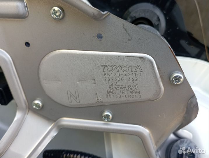 Моторчик заднего дворника на Тойота Рав 4 2020 год