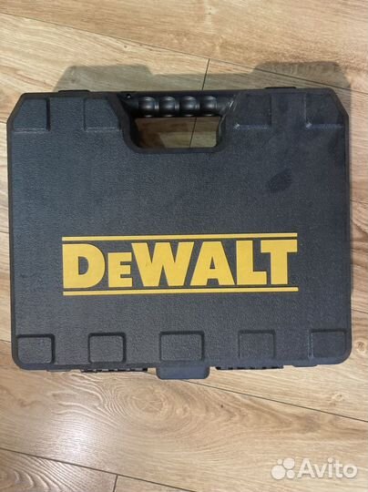 Шуруповерт dewalt dcd 776