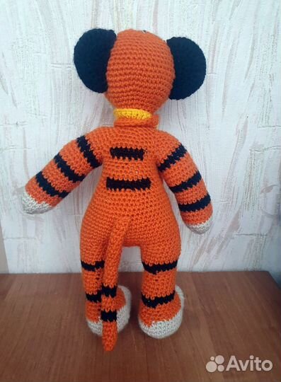 Вязанный тигренок