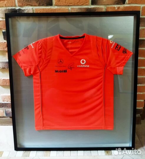 Футболка с автографом Льюиса Хэмилтона