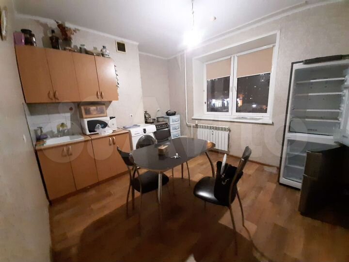3-к. квартира, 85 м², 3/16 эт.