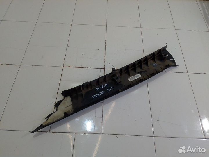 Обшивка стойки передняя правая (Geely Emgrand EC7)