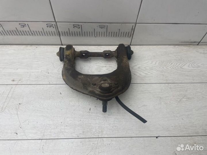 Рычаг передний верхний левый Mitsubishi Pajero