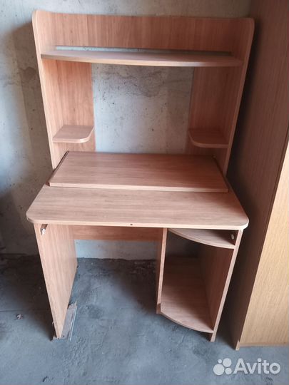 Компьютерный стол