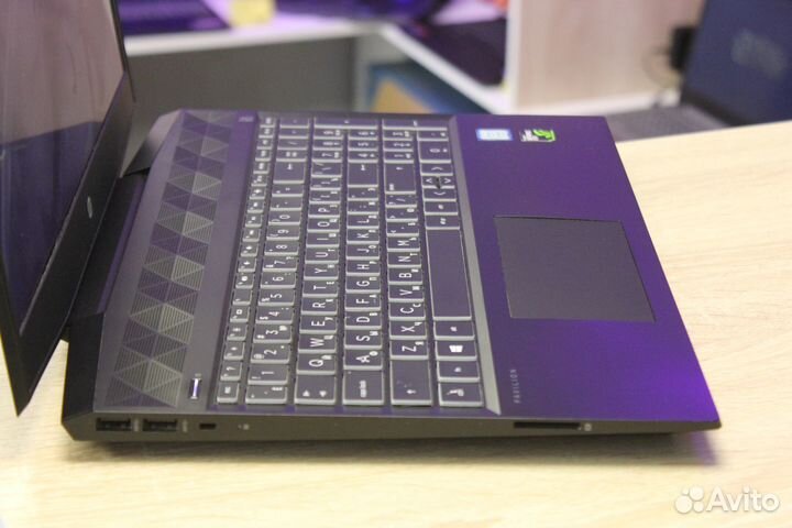 Игровой HP Core i5-8250U/GTX 1050/SSD М.2 256гб