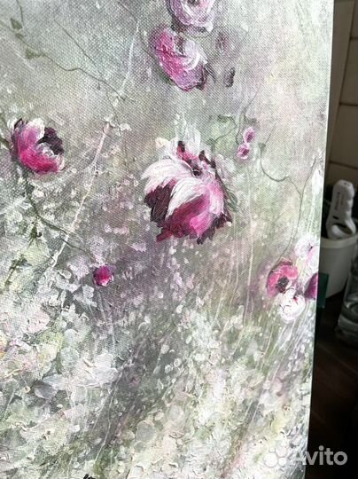 Картина 80х80 см в спальню на холсте нежные цветы