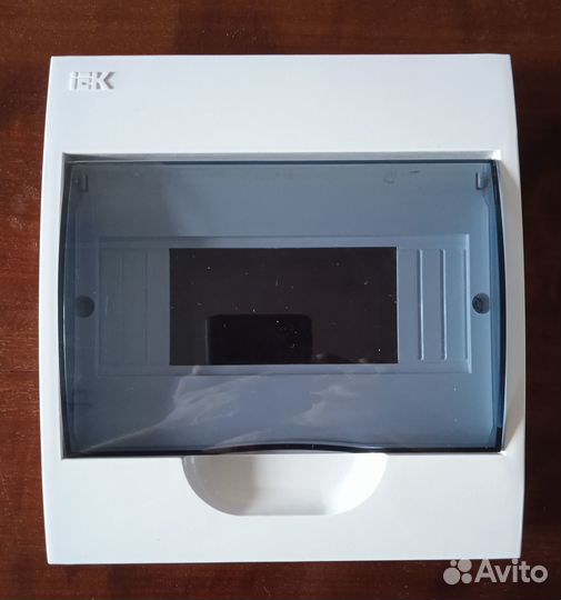 Щит распределительный навесной IEK Home щрн-П-8