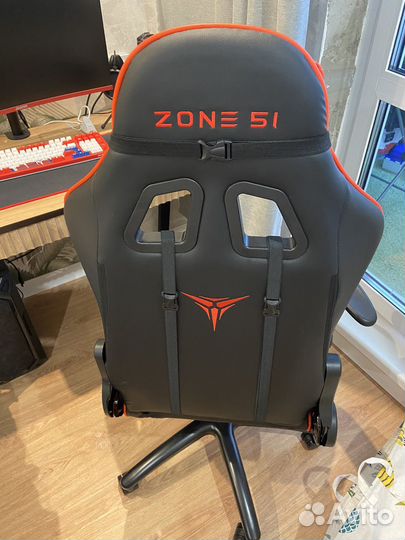 Игровое кресло zone 51
