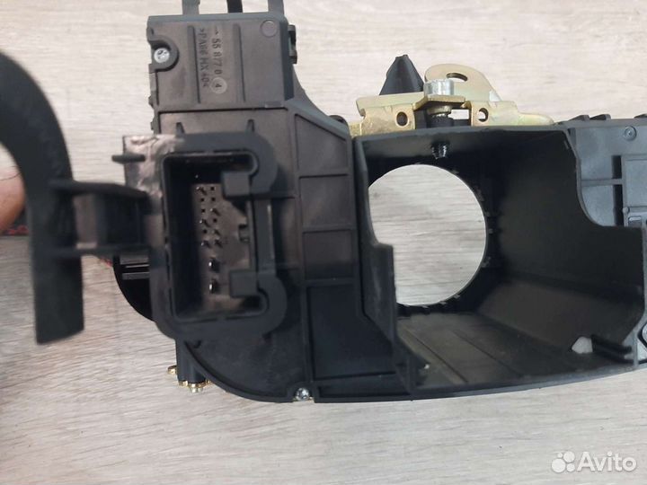 Переключатель подрулевой Volkswagen Toureg 1