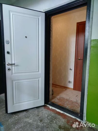 Дверь входная новая