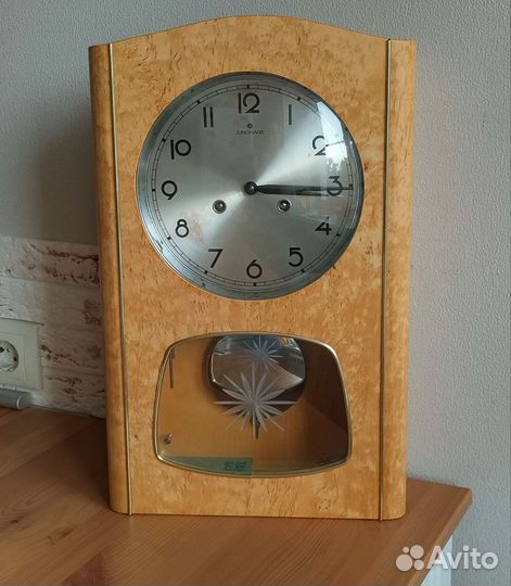 Часы настенные механические Junghans