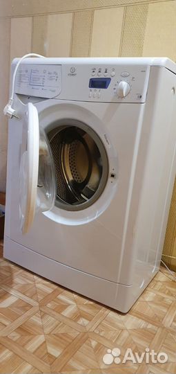 Стиральная машина-автомат Indesit wise 8