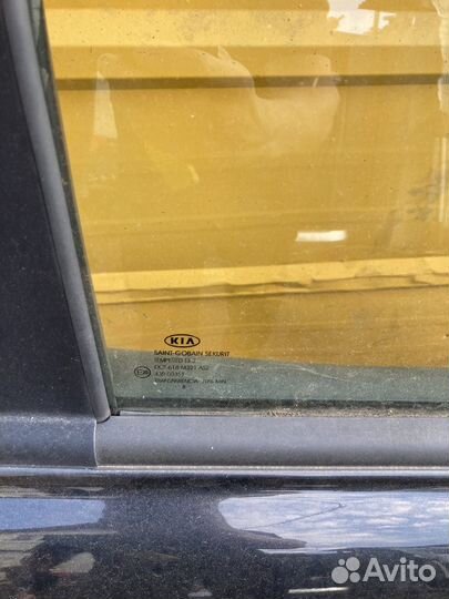 Стекло двери заднее правое Kia Sportage II