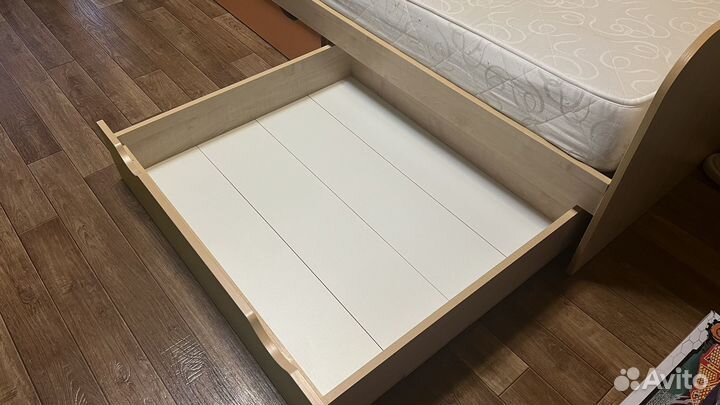 Двухъярусная кровать бу с матрасами