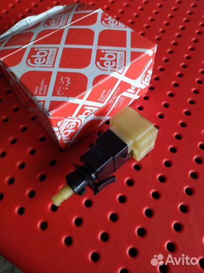 Датчик педали тормоза лягушка концевик мерседес