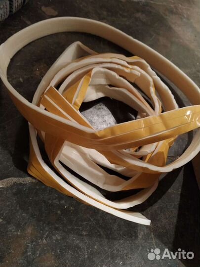 Самоклеющая поролоновая лента для окон