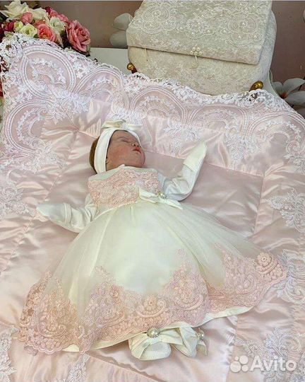 Комплект на выписку для девочки