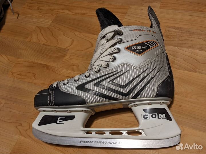Хоккейные коньки ccm 43 размер