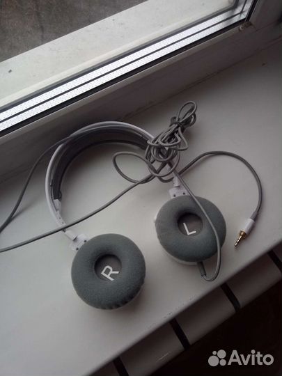 Наушники akg520