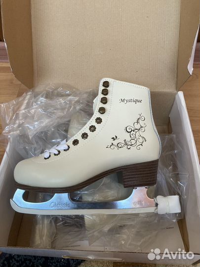 Коньки фигурные (34 размер)