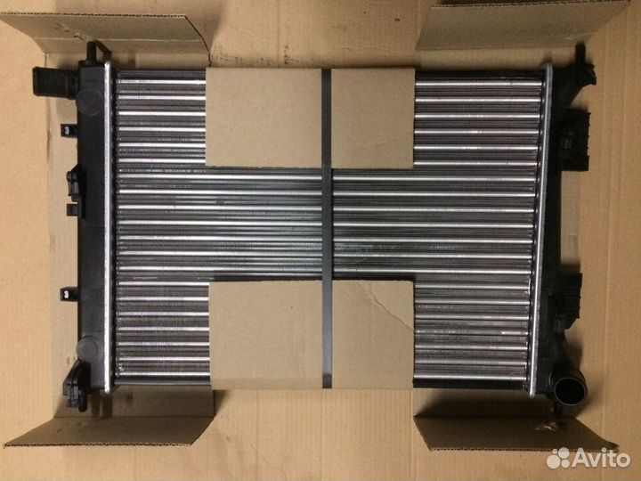 Радиатор охлаждения Hyundai Solaris Kia Rio 3 МКПП