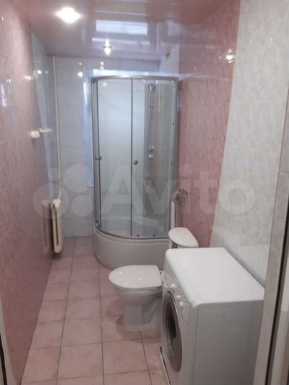 Комната 18 м² в 8-к., 1/2 эт.