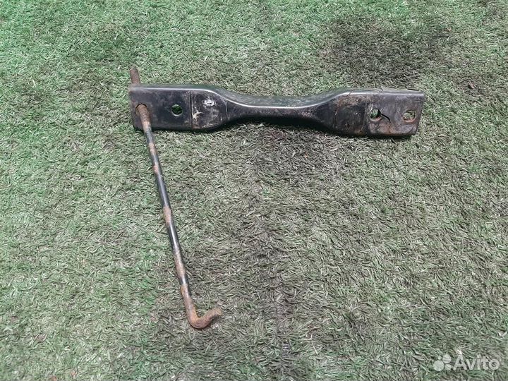 Крепление акб Suzuki SX4 2007