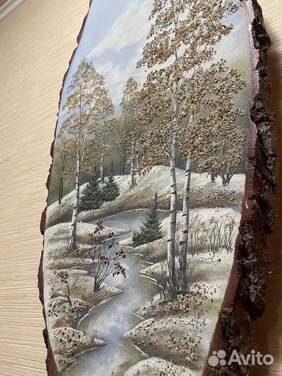 Катина на срезе дерева