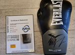 Боксерская перчатка с автографом Mike Tyson