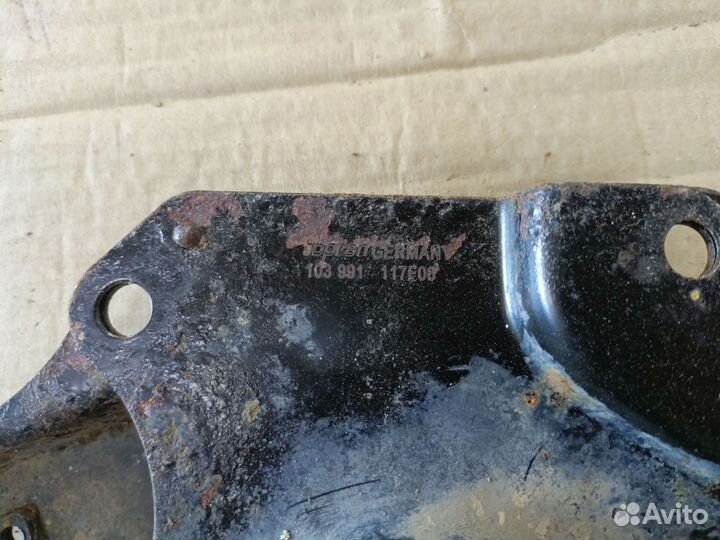 Кронштейн опоры кпп Volkswagen Polo 3 6N