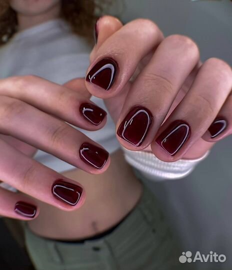 Мастер по маникюру