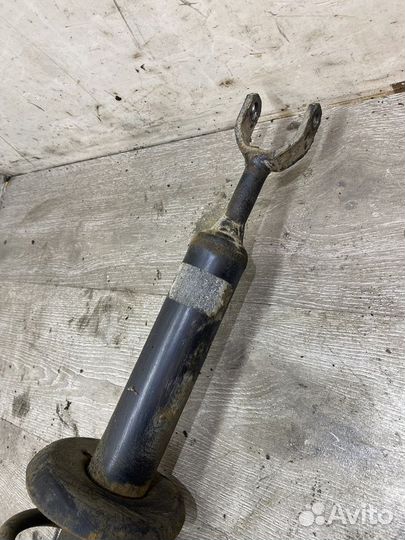 Амортизатор передний правый Audi A6