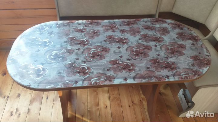 Стол обеденный