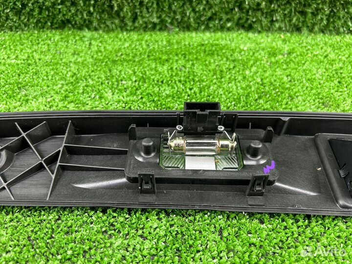 Планка подсвестки номера VW Tiguan 2007- VAG Volks