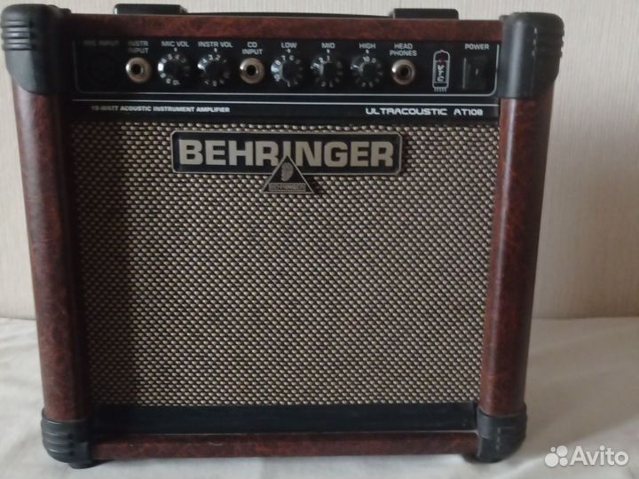 Комбоусилитель behringer ат 108