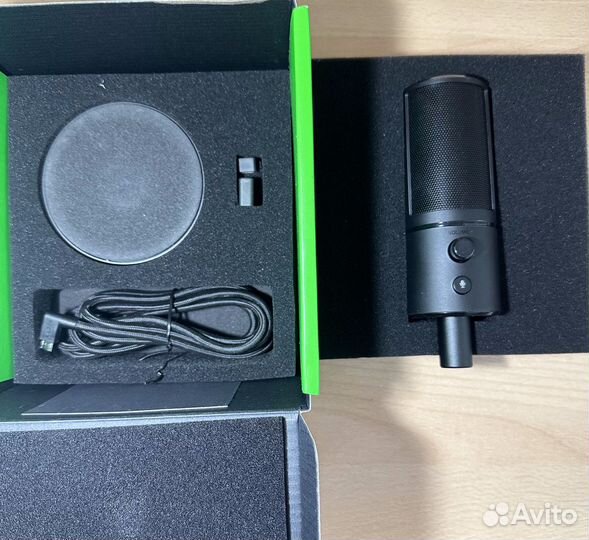 Микрофон проводной Razer Seiren X