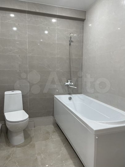 2-к. квартира, 70 м², 1/9 эт.