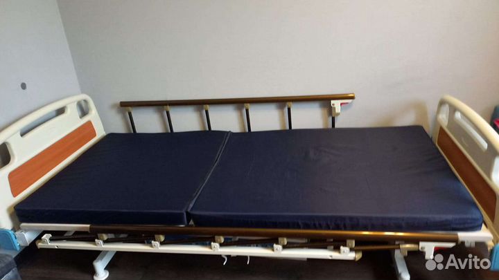Медицинская кровать для лежачих больных