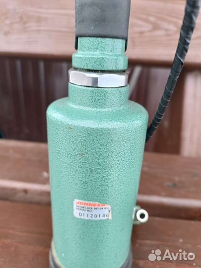 Гидропневматический заклепочник