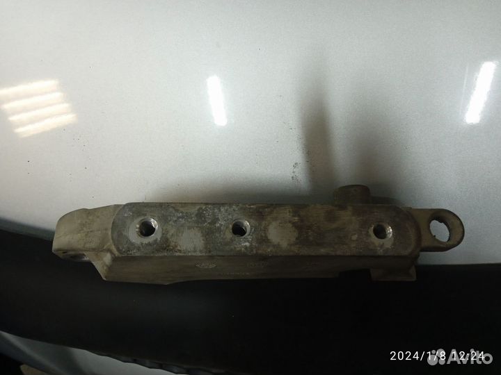 Кронштейн подушки двигателя Опель Вектра С. Z22YH