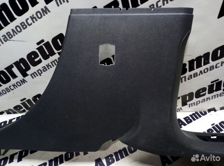 Накладка на порог правая Volkswagen Touareg 7LA