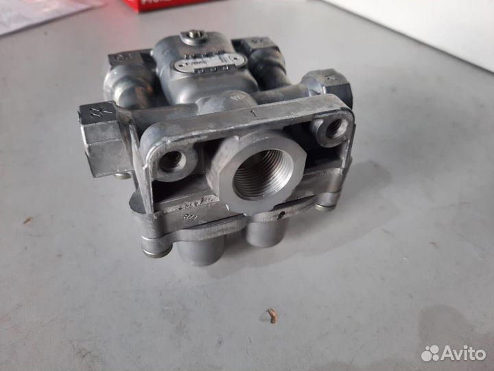 Клапан 4-х контурный Вольво фш12 фм12 защитный 6.3