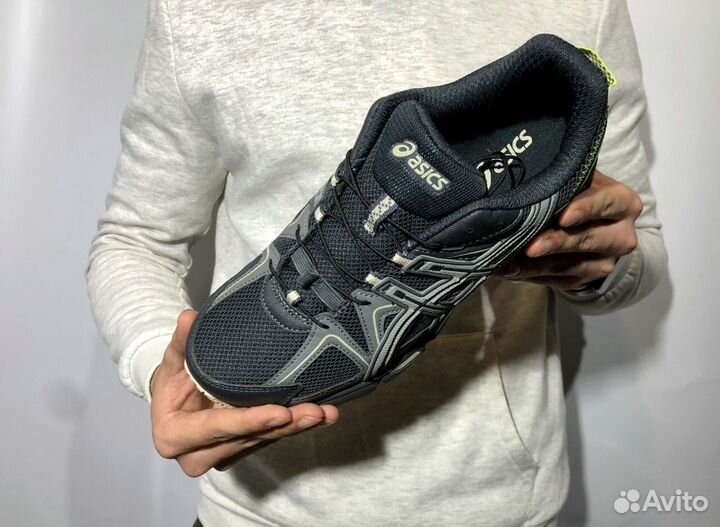 Кроссовки Asics модные