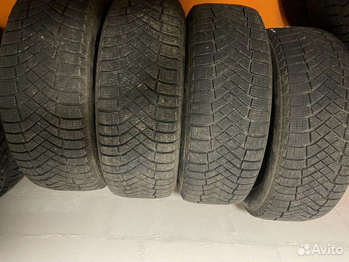 Pirelli Winter Ice Zero 215/55 R18 99H