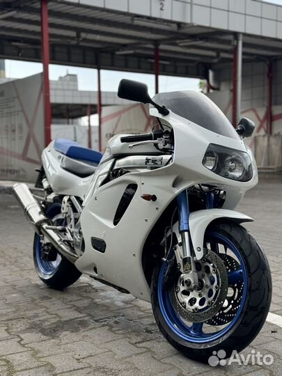 Suzuki GSX750R 1995