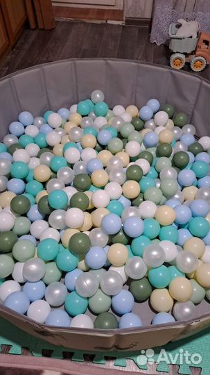 Сухой бассейн с шариками