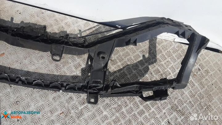 Передняя панель крепления облицовки (телевизор)