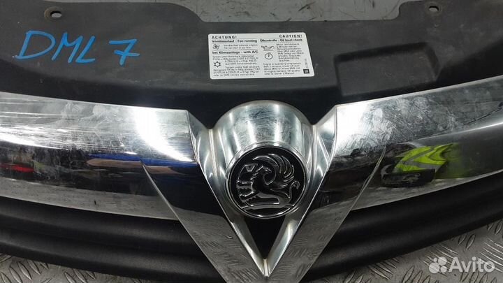 Решетка радиатора Opel Astra H/Astra Family H