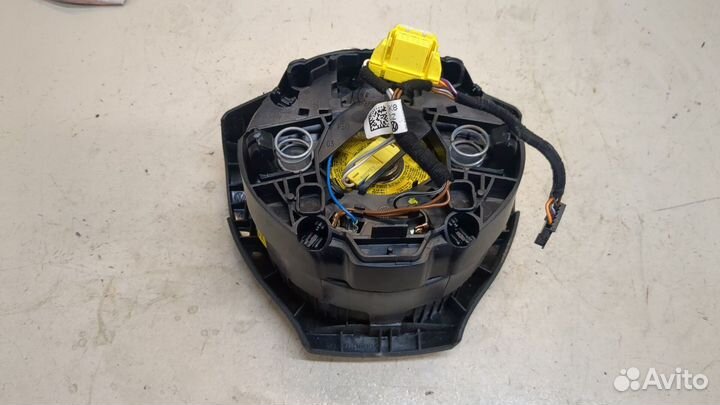 Подушка безопасности водителя Volkswagen Passat 6