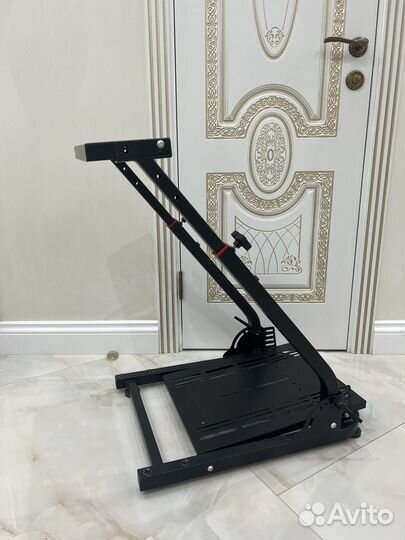 Стойка для игрового руля